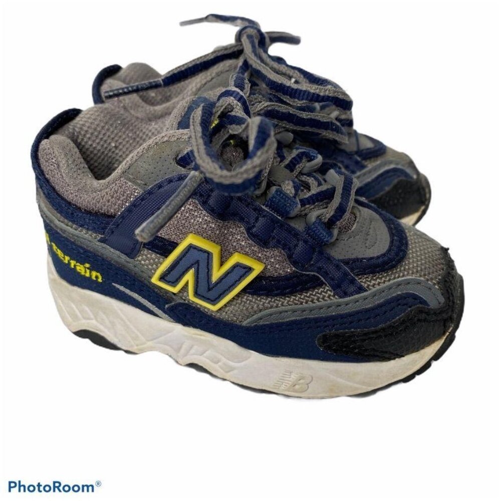 NEW BALANCE  Infant Boy Girl Size 4 Shoes 803 All Terrain Gray Black